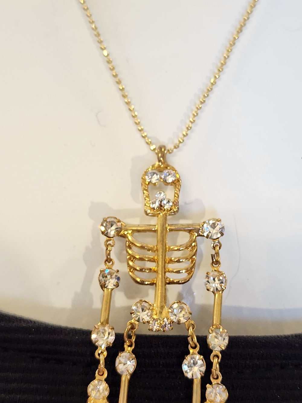 Y2K Gold Tone Rhinestone Articulated Skeleton Necklace Dangling Halloween - Picture 4 of 11